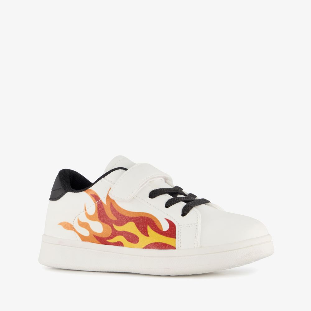 Blue Box jongens sneakers met vlam wit